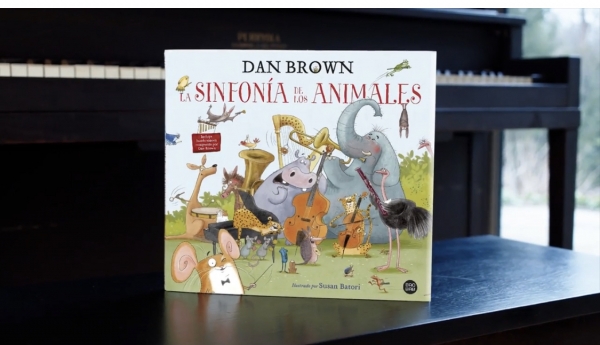 Dan Brown presenta su primer libro infantil