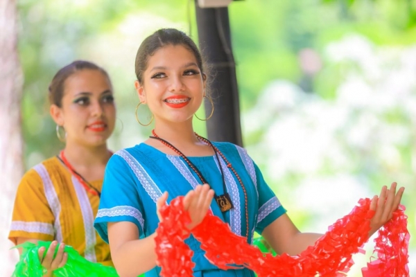 Los parques celebran el día mundial del Folklore