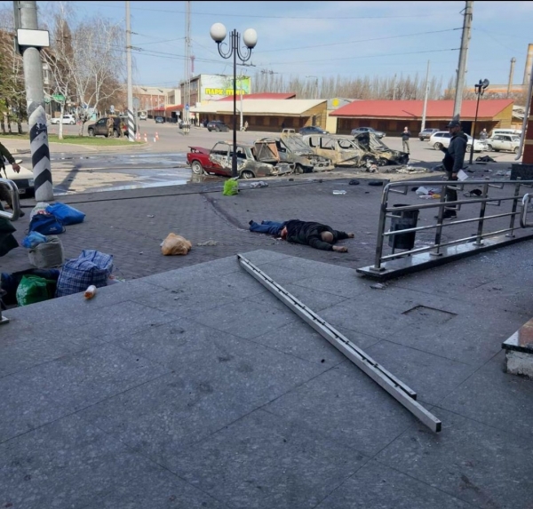 30 muertos tras un ataque contra una estación de tren en Ucrania