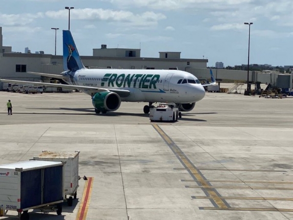 Operaciones de Aerolínea Frontier confirma relación de socios confiables entre EE.UU. y El Salvador