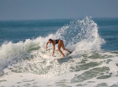 Atletas salvadoreños se preparan para Surf City El Salvador ISA World Surfing Games 2021