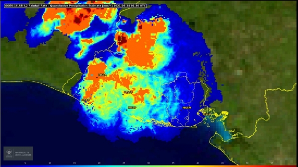 Lluvias continúan con más intensidad en zona central y occidental