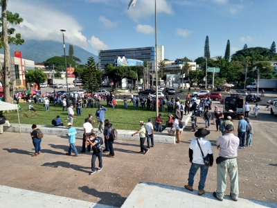 Presidente Bukele desacredita marcha