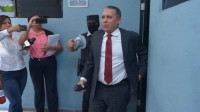Ordenan captura de ex ministro del FMLN señalado por negociaciones con pandillas