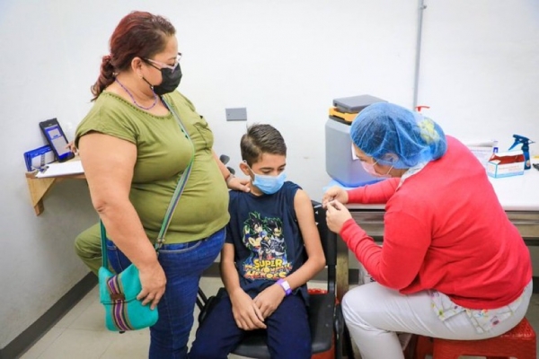 Jorge Panameño: “La vacunación de los menores es una decisión política”