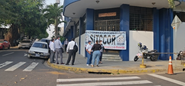 Sindicato de la Corte de cuentas continúa en paro de labores