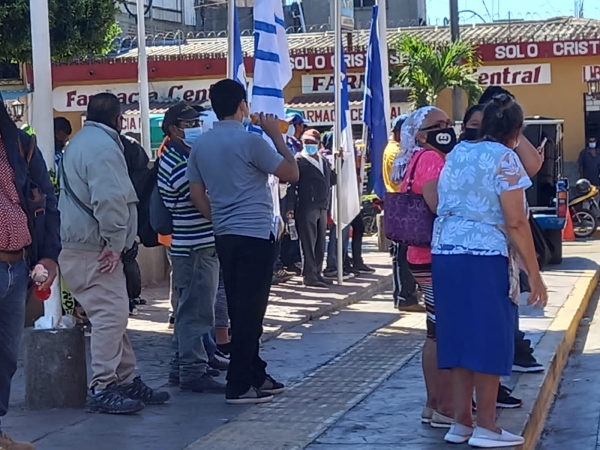 Protesta en Opico por aumento de impuestos