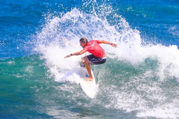 Bryan Pérez avanza a la tercera ronda del Preolímpico de Surf