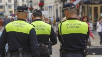 Policía detiene a hombres que cometían una violación grupal