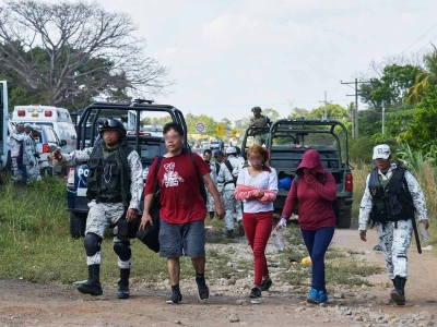 Más de 10 muertos en Texas al volcar una camioneta con migrantes