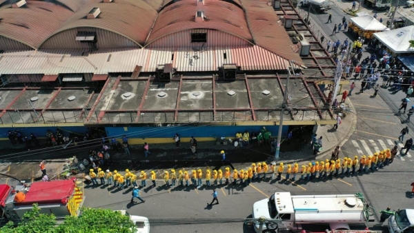 Inician remoción de escombros en mercado San Miguelito