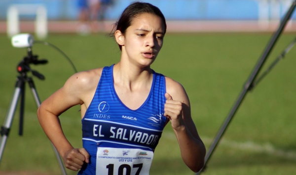 Salvadoreña impone nuevo récord centroamericano