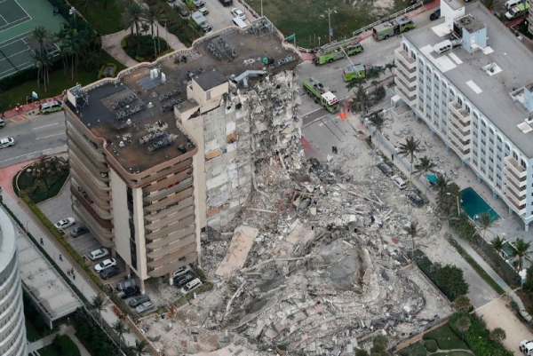 Derrumbe de edificio deja decenas de desaparecidos en Miami