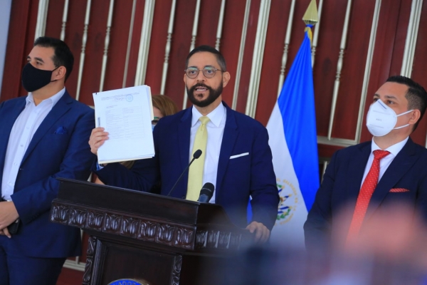 Castro revela que Probidad concluyó que Quintanilla Schmidt tuvo incremento no justificado