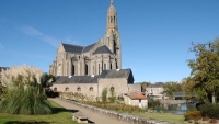 Asesinan a sacerdote católico al oeste de Francia