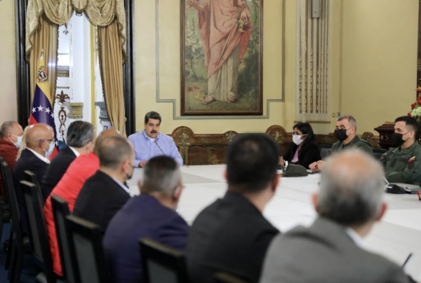 Maduro confirma reunión con funcionarios de EUA