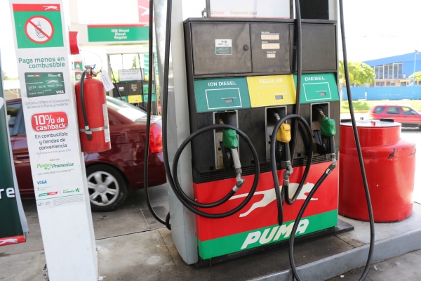 Gasolinas suben, pero Diesel baja de precio