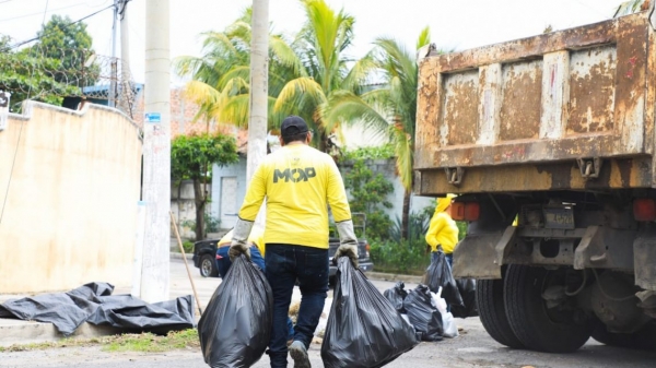 Gobernación apoya recolección de basura en Mejicanos