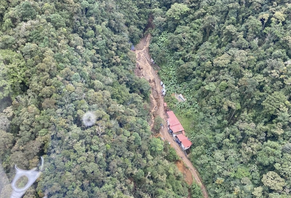 Deslave deja más de 10 muertos en Colombia