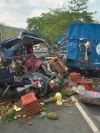 Hombre pierde la vida al estrellar su vehículo contra un camión