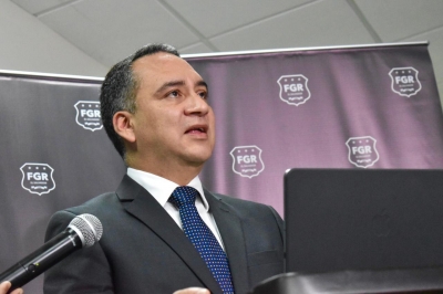 FGR iniciará proceso civil contra bienes del expresidente del Banco Cuscatlán