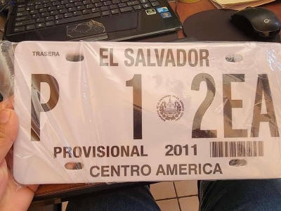 Comienza uso de letras en las placas de los carros