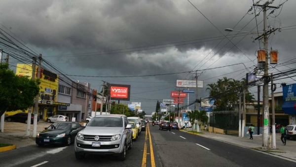 Pronósticos prevén lluvias para este lunes