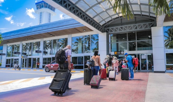 Más de 1.1 millón de pasajeros atendidos en el Aeropuerto Internacional de El Salvador