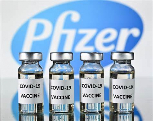 Pfizer rebaja la efectividad de su vacuna y aboga por la necesidad de inocular una tercera dosis