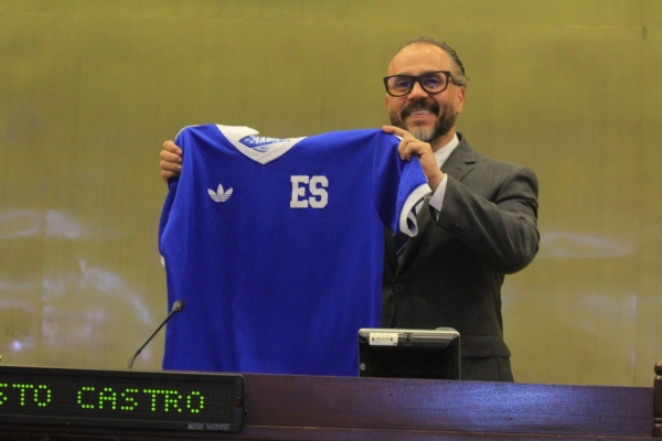 Diputados aprueban apoyo monetario para selección de fútbol playa