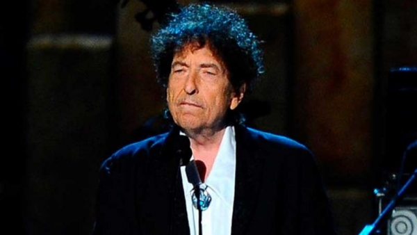 El músico Bob Dylan fue demandado por presunto abuso infantil