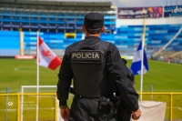 Dispositivo de seguridad previo al partido entre El Salvador y Canadá