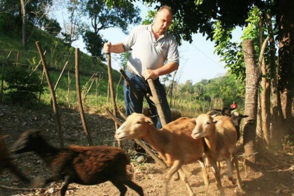 El agricultor que cambió Escocia por El Salvador