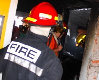 Incendio consume parcialmente una casa