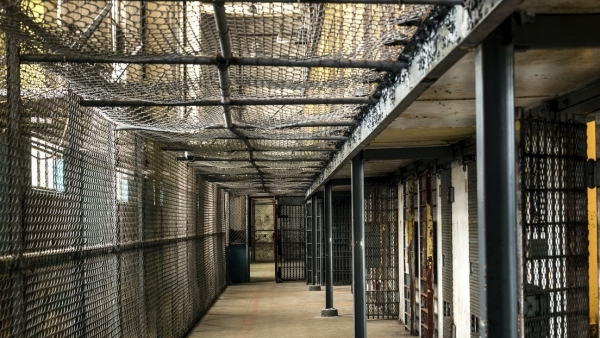 Un condado de EUA cobrará a los presos $5 por cada día
