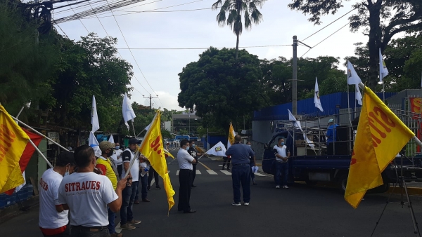 Sindicalistas se concentran frente a la Asamblea y rechazan reformas a la Constitución