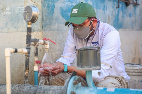 Inician legalización de agua potable en Santa Ana