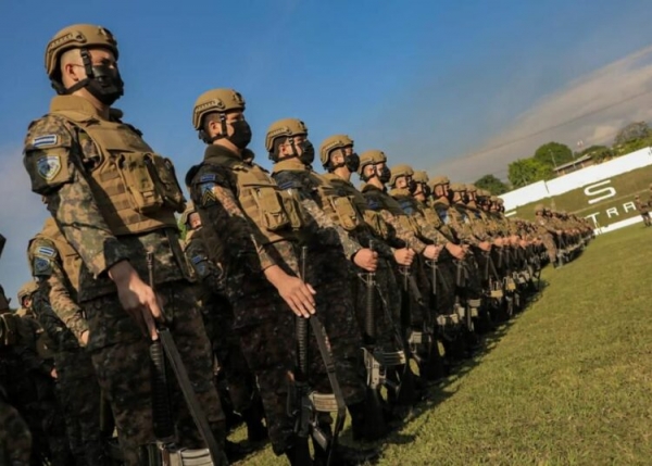 Fuerza Armada recibe equipo de protección y seguridad