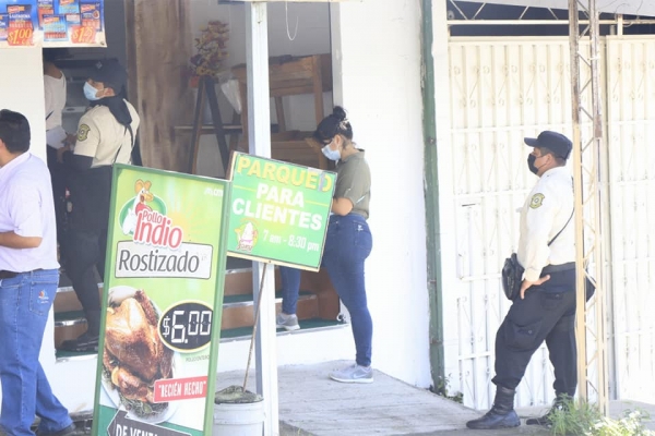 Alcaldía verifica legalidad de negocios en Mejicanos