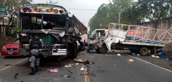 Varios lesionados en aparatoso accidente en carretera Troncal del Norte