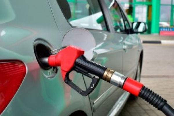 Se registra nueva alza en el precio de los combustibles