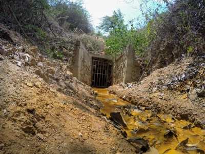 Mina abandonada sigue causando daños