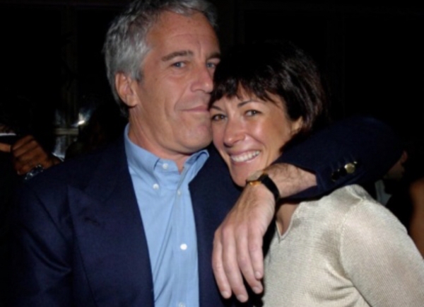 Declaran culpable de tráfico sexual a novia Jeffrey Epstein