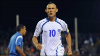 “Tin Ruiz” golpea en la cara a árbitro central