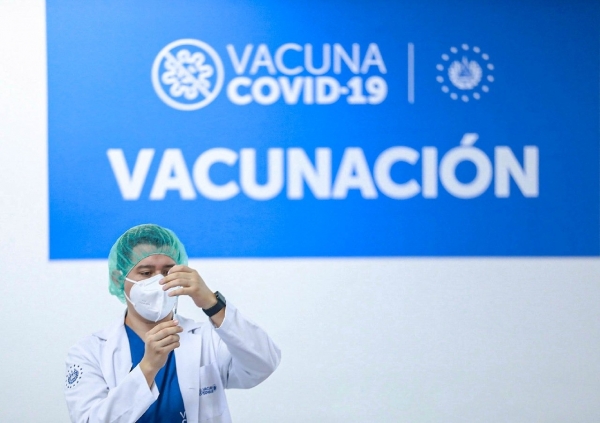 Continúa proceso de inmunización contra COVID-19