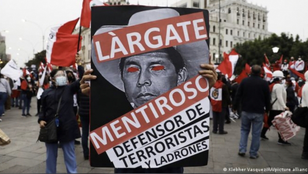 Congreso de Perú debate destitución de Pedro Castillo