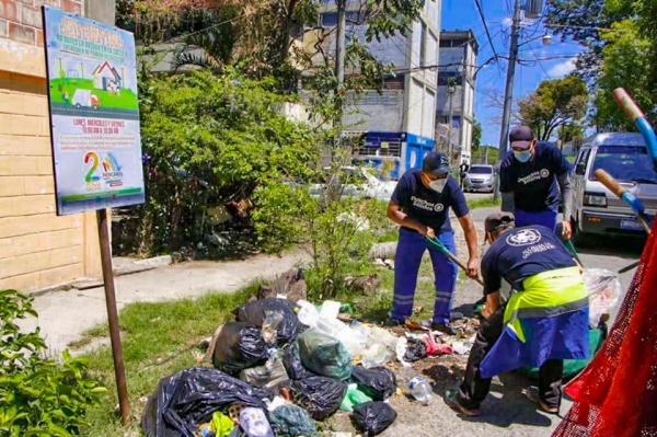 Mejicanos recibe ayuda del Ejecutivo para recoger basura