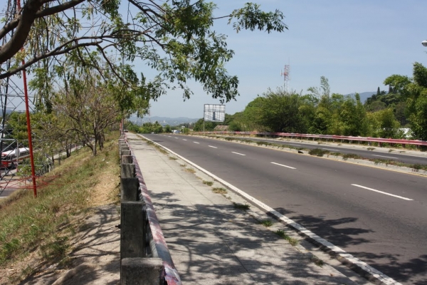 Pareja fue atacada con arma de fuego en carretera de Oro