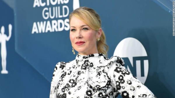 La actriz Christina Applegate revela que tiene esclerosis múltiple