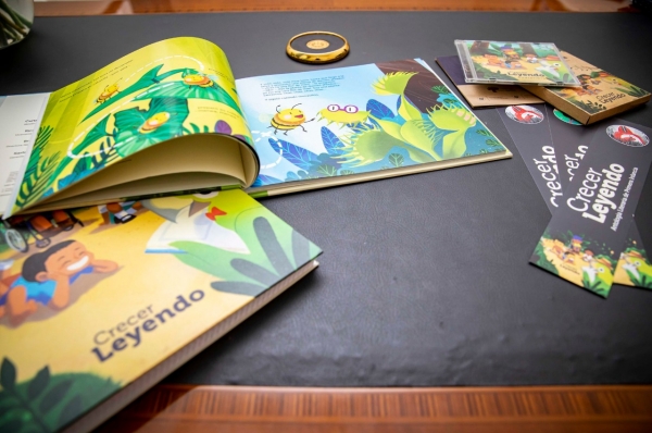 Educación entregó colección literaria a estudiantes de primera infancia